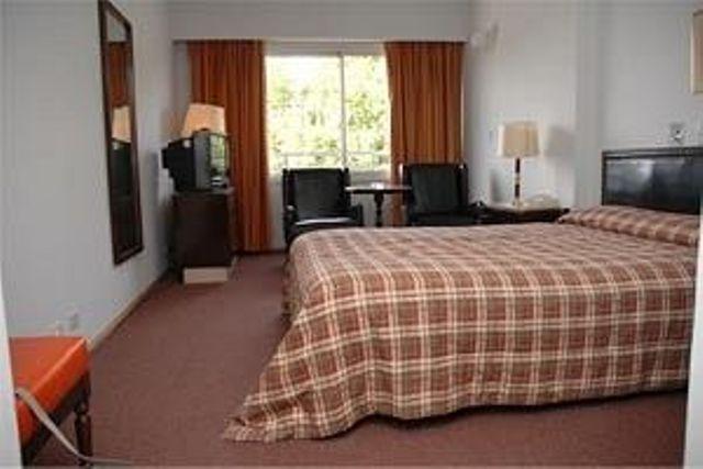 Hotel Austral Viedma Habitación foto